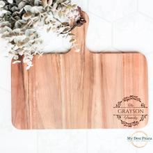 Load image into Gallery viewer, Family Wreath Cheeseboard